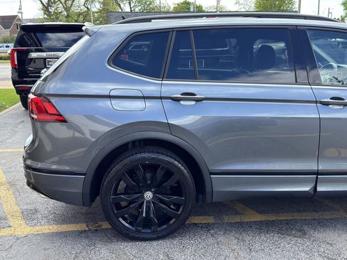 Used 2020 Volkswagen Tiguan SE R-Line FWD image 11