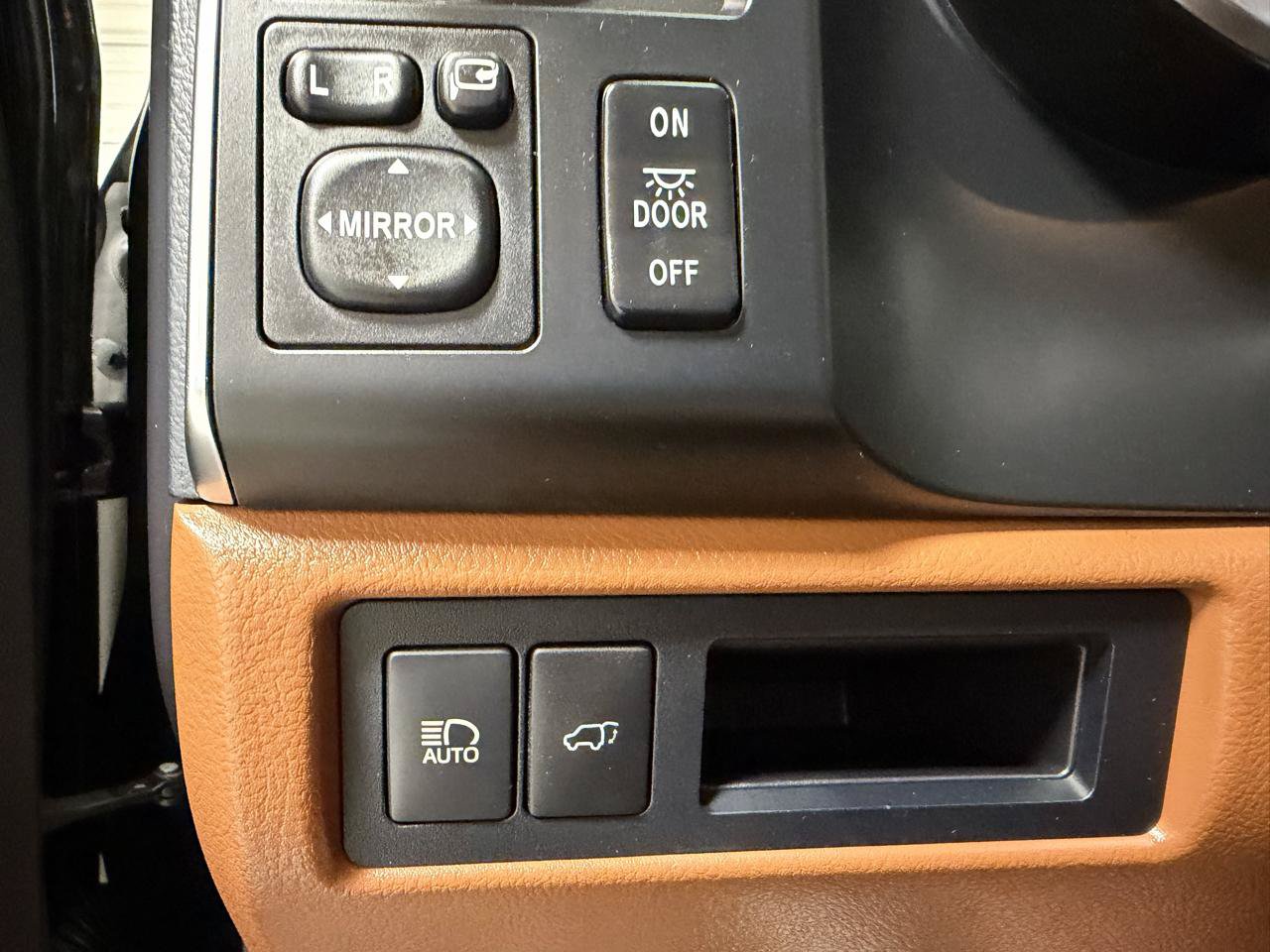 Used 2018 Toyota Sequoia Platinum w/ Carpet Mat Package AWD/4WD image 34