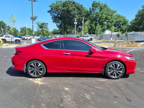 Used 2017 Honda Accord EX-L image 2