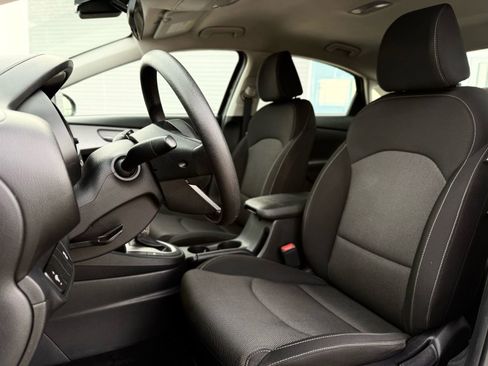 Used 2024 Kia Forte LX image 17