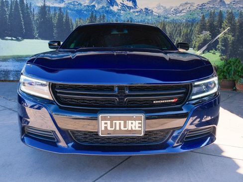 Used 2016 Dodge Charger SE w/ Blacktop Package RWD image 2