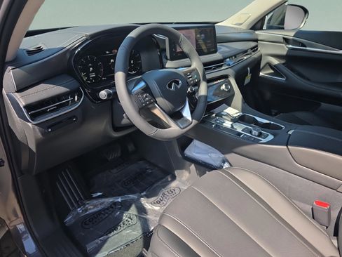 Certified 2026 INFINITI QX60 Luxe w/ Family Package image 22