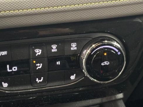Used 2025 Chevrolet TrailBlazer ACTIV w/ Convenience Package FWD image 36