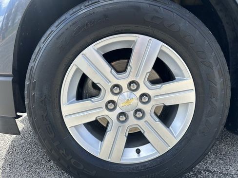 Used 2011 Chevrolet Traverse LT w/ Personal Connectivity Package image 10