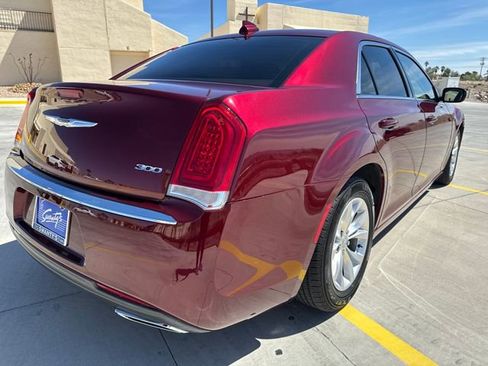 Used 2016 Chrysler 300 Limited w/ Driver Convenience Group image 5