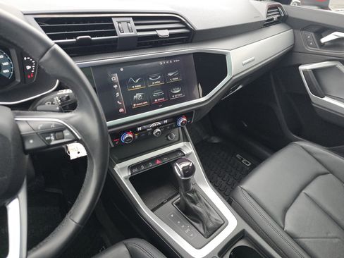 Used 2022 Audi Q3 2.0T Premium image 23