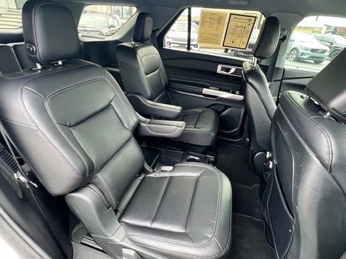 Used 2020 Ford Explorer XLT w/ Equipment Group 202A RWD image 42