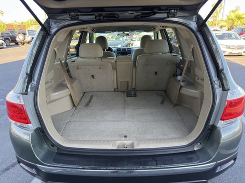 Used 2012 Toyota Highlander 4WD w/ Tech Pkg image 13