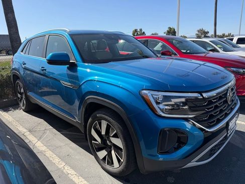 Used 2024 Volkswagen Atlas Cross Sport SE w/ Panoramic Sunroof Package AWD/4WD image 3