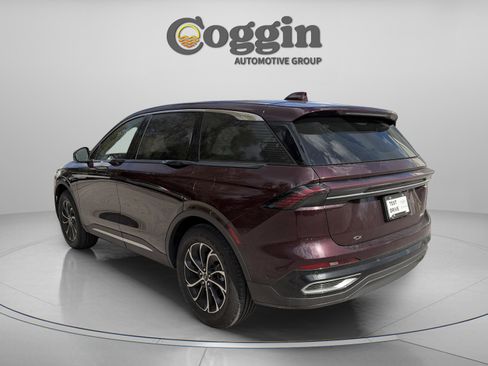 Used 2024 Lincoln Nautilus Premier w/ Equipment Group 102A image 4