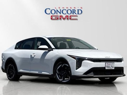 Used 2025 Kia K4 EX FWD image 1