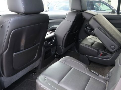 Used 2016 GMC Yukon SLT w/ Open Road Package AWD/4WD image 13