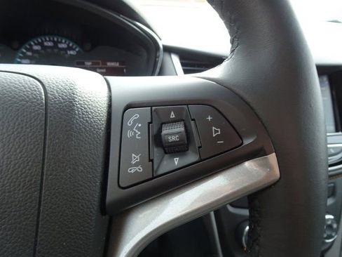 Certified 2022 Chevrolet Trax LT w/ LT Convenience Package image 21