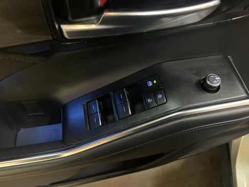 Used 2022 Toyota Highlander Limited AWD/4WD image 13