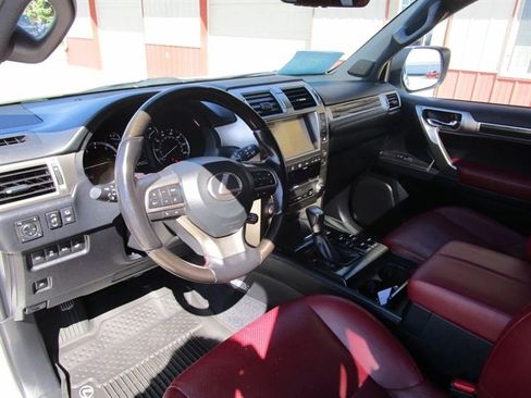 Used 2021 Lexus GX 460 Luxury w/ Off Road Package image 10