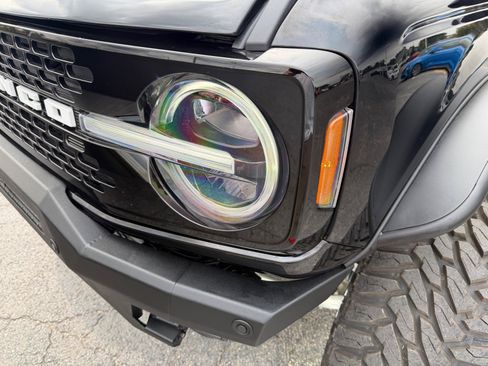 Used 2023 Ford Bronco Wildtrak image 31