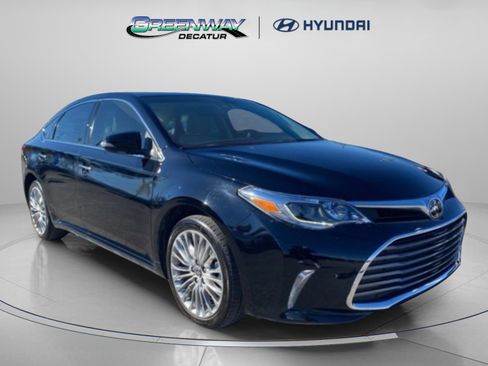 Used 2017 Toyota Avalon Limited image 1