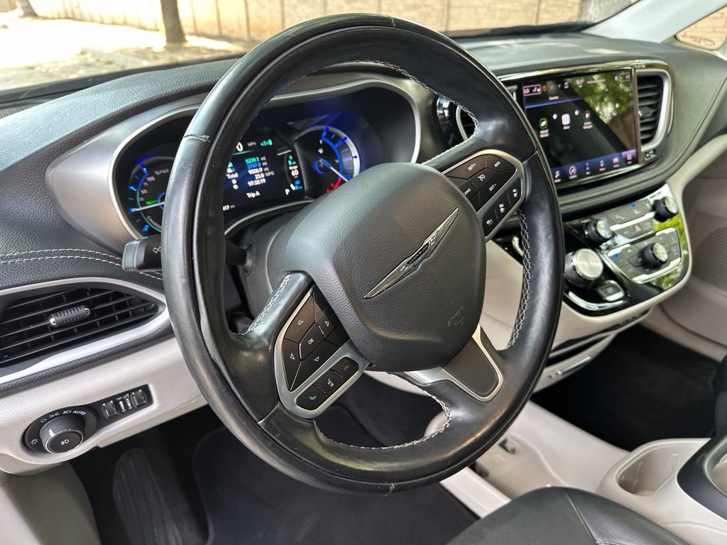 Used 2022 Chrysler Pacifica Touring-L w/ Uconnect Theater Family Group FWD image 23
