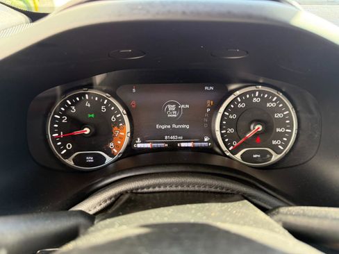 Used 2018 Jeep Renegade Altitude w/ UConnect 8.4 Nav Group image 29