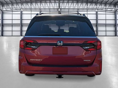 New 2026 Honda Odyssey Touring image 4