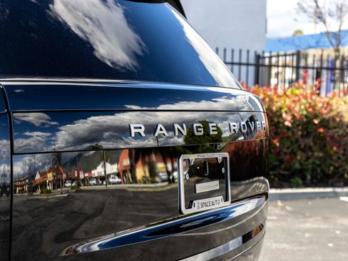 Used 2025 Land Rover Range Rover Long Wheelbase SE image 7