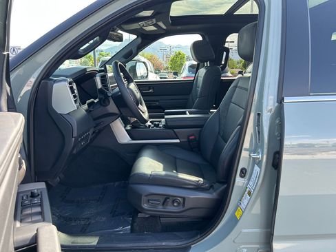 Used 2025 Toyota Tundra Limited image 12