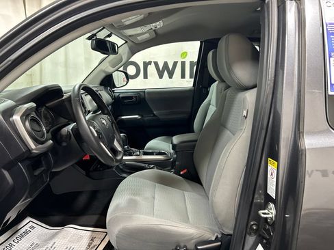 Used 2017 Toyota Tacoma SR5 w/ Tow Package AWD/4WD image 20