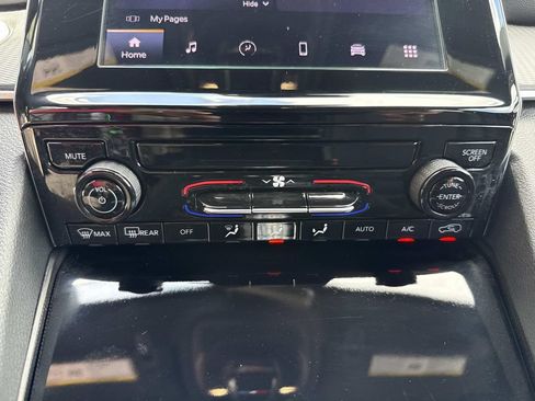 Used 2025 Jeep Grand Cherokee L Laredo RWD image 31