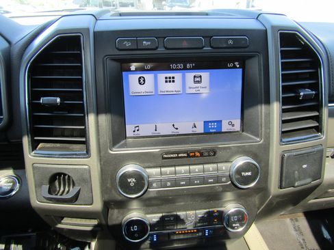 Used 2019 Ford Expedition Max XLT w/ Equipment Group 202A AWD/4WD image 29