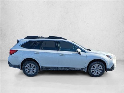 Used 2018 Subaru Outback 2.5i Premium image 4