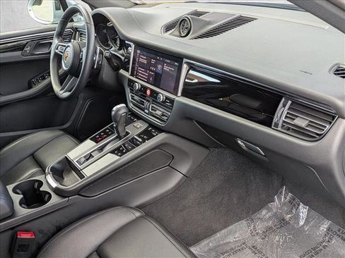 Used 2024 Porsche Macan image 23
