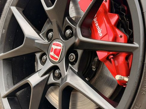 Used 2023 Honda Civic Type R image 9