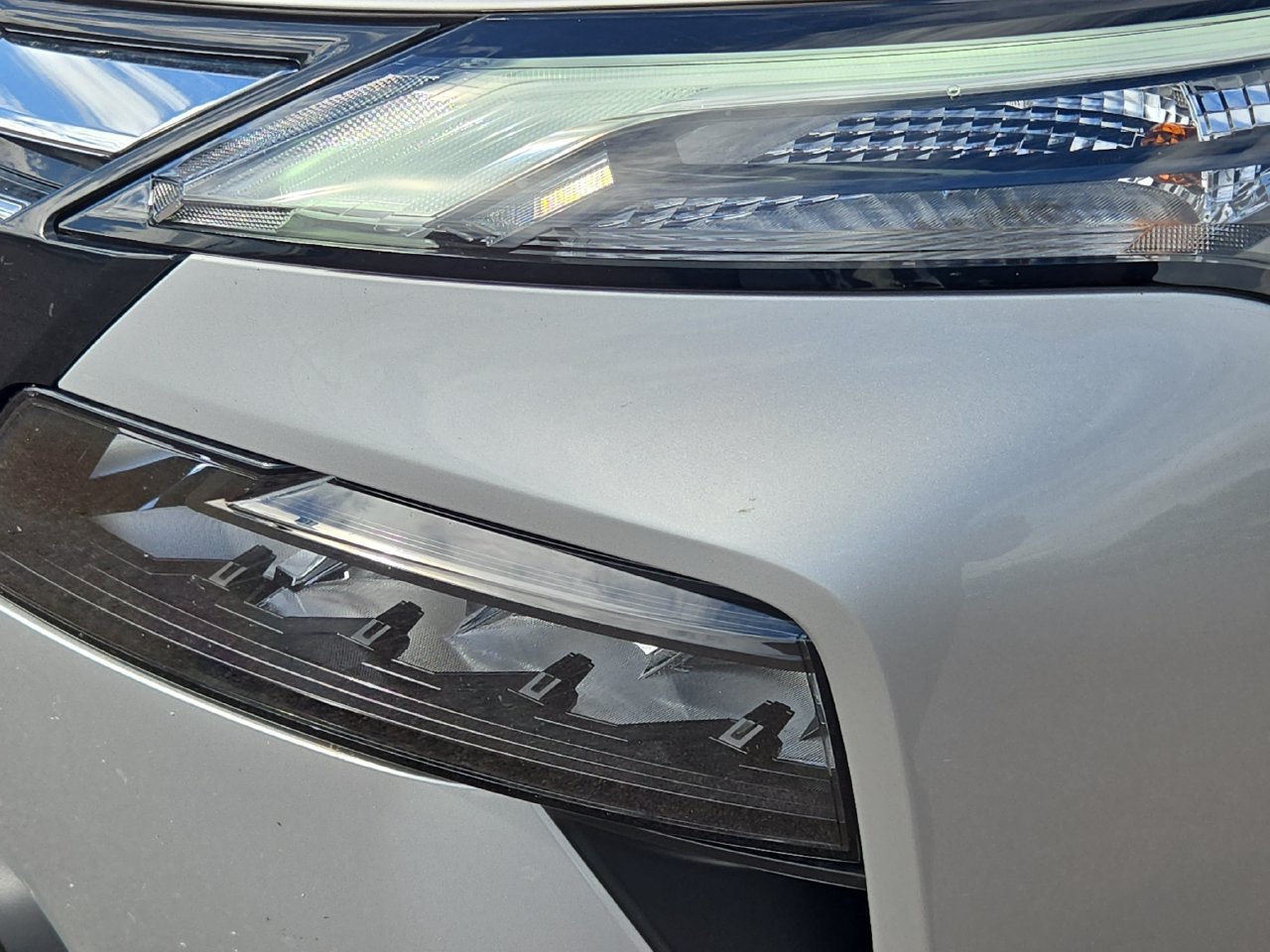 Used 2025 Nissan Rogue SV AWD/4WD image 22