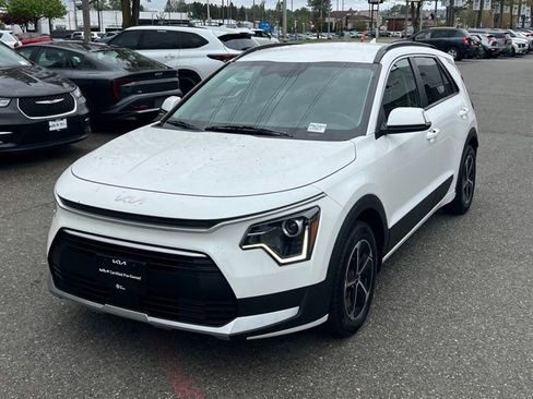 Certified 2023 Kia Niro EX FWD image 3