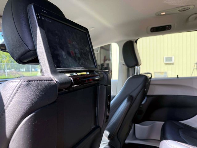 Certified 2019 Chrysler Pacifica Touring-L Plus FWD image 15