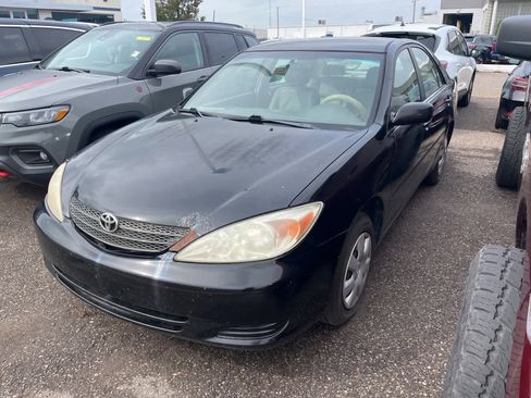 Used 2004 Toyota Camry LE image 1