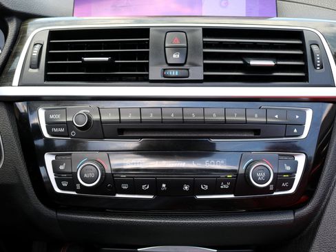 Used 2020 BMW M4 Convertible w/ Executive Package image 32