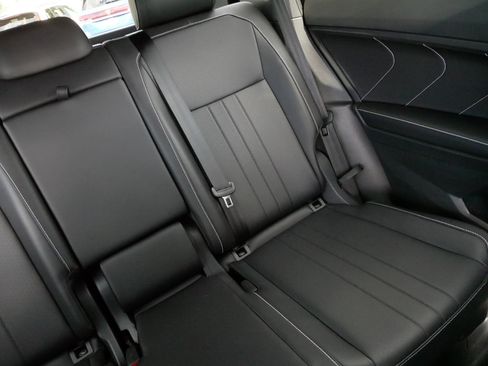 Certified 2024 Volkswagen Tiguan SE R-Line AWD/4WD image 14
