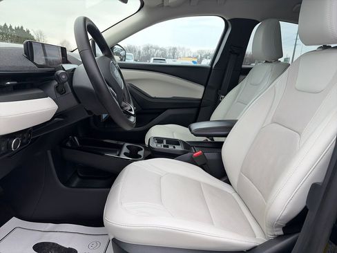 Used 2025 Ford Mustang Mach-E Premium image 17