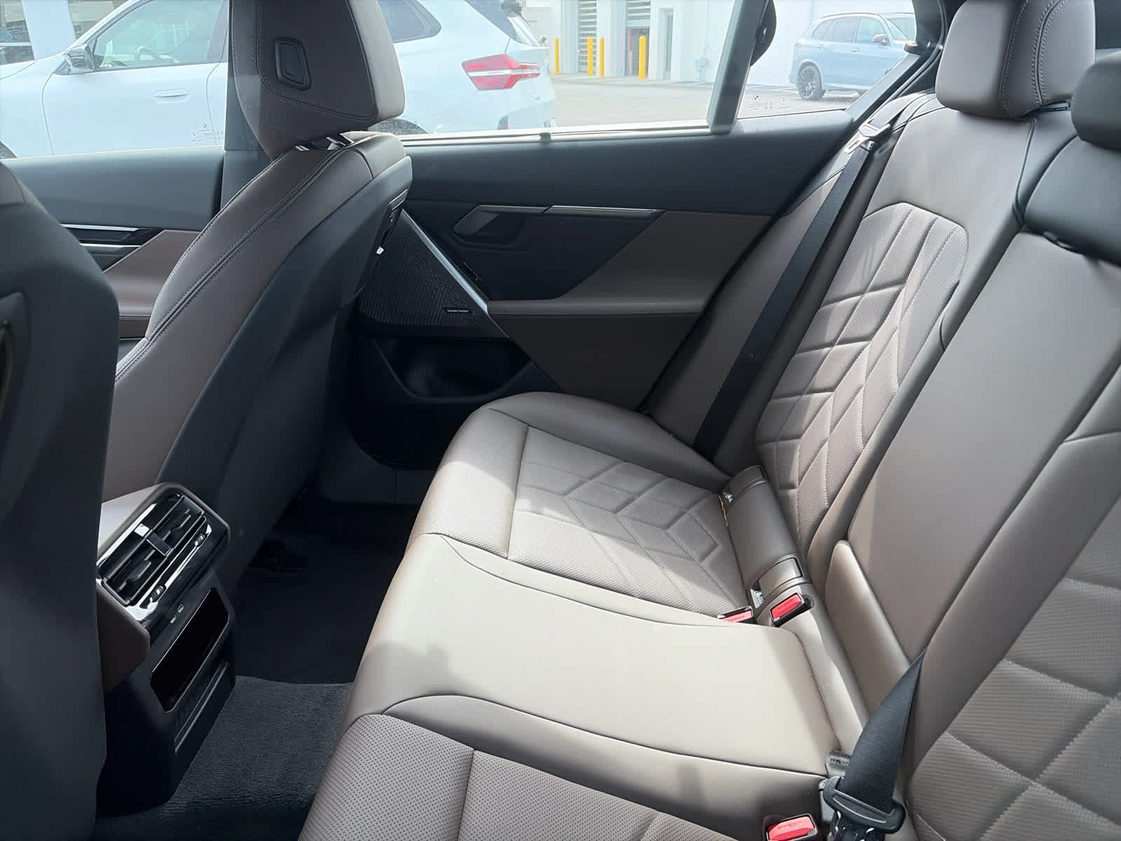 Used 2027 BMW 530i RWD image 8