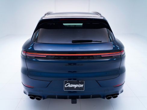 Used 2025 Porsche Cayenne S image 10