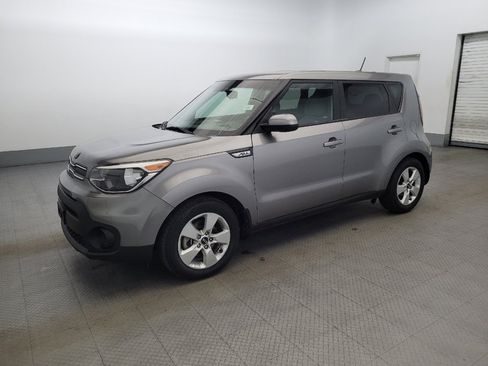 Used 2018 Kia Soul FWD image 2