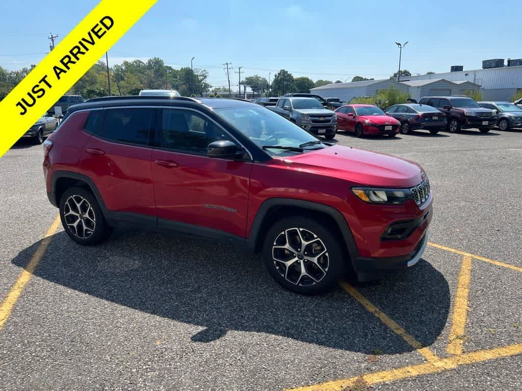 Used 2025 Jeep Compass Limited AWD/4WD image 7