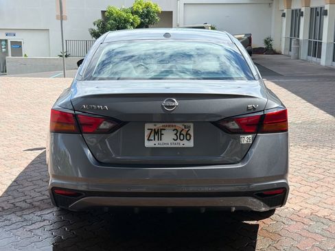Used 2024 Nissan Altima 2.5 SV image 4
