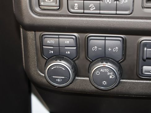 Used 2021 Chevrolet Tahoe Z71 image 36