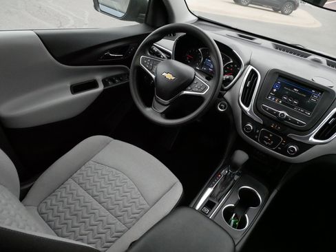 Used 2024 Chevrolet Equinox LS w/ LS Convenience Package AWD/4WD image 9