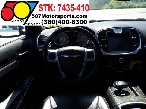 Used 2014 Chrysler 300 C image 18