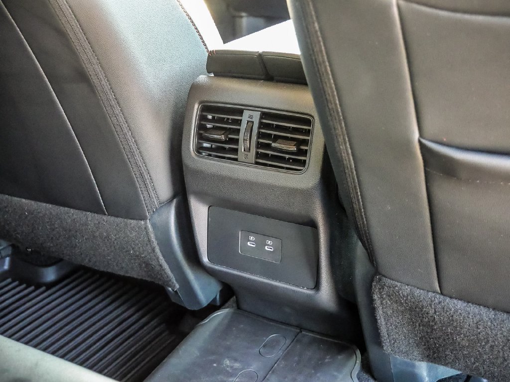 Used 2025 Nissan Rogue SV AWD/4WD image 25
