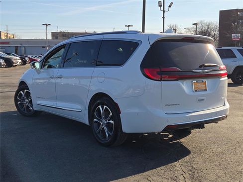 Certified 2022 Chrysler Pacifica Pinnacle image 20