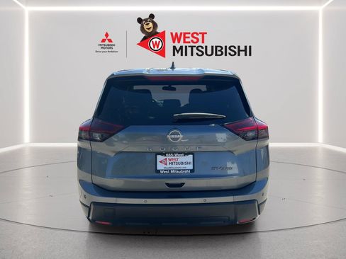 Used 2024 Nissan Rogue SV AWD/4WD image 5